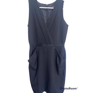 The Limited size 8 sleeveless black lined dress with pockets